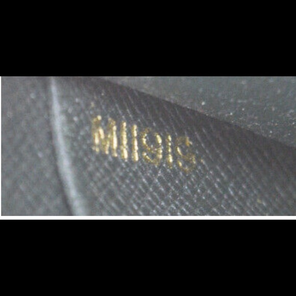 Louis Vuitton Green Wallet - Picture 2 of 7